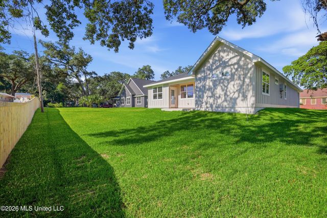 127 Iberville Drive, Biloxi, MS 39531