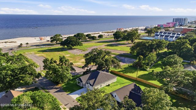 127 Iberville Drive, Biloxi, MS 39531