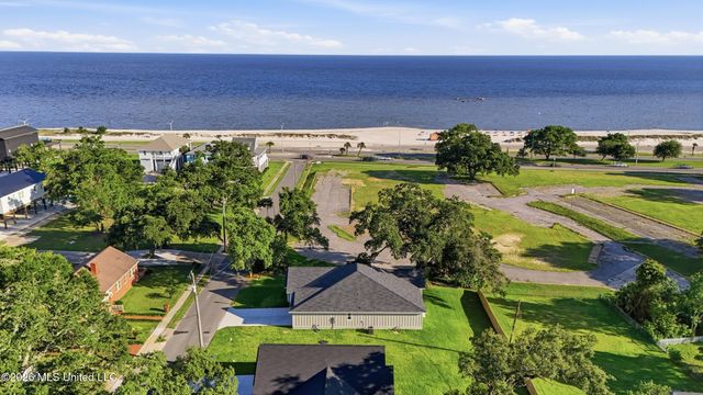 127 Iberville Drive, Biloxi, MS 39531