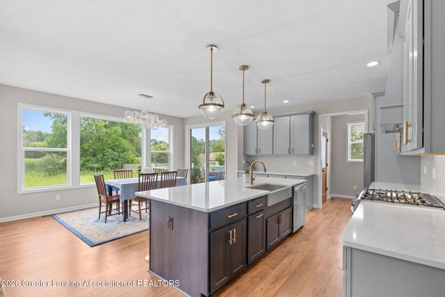 5596 Copper Creek Drive, Haslett, MI 48840
