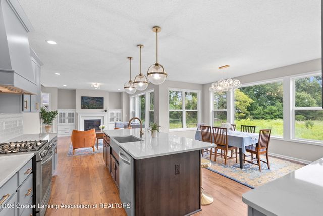 5596 Copper Creek Drive, Haslett, MI 48840