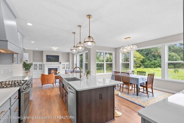 5596 Copper Creek Drive, Haslett, MI 48840