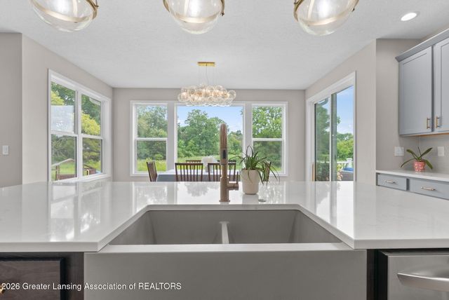 5596 Copper Creek Drive, Haslett, MI 48840