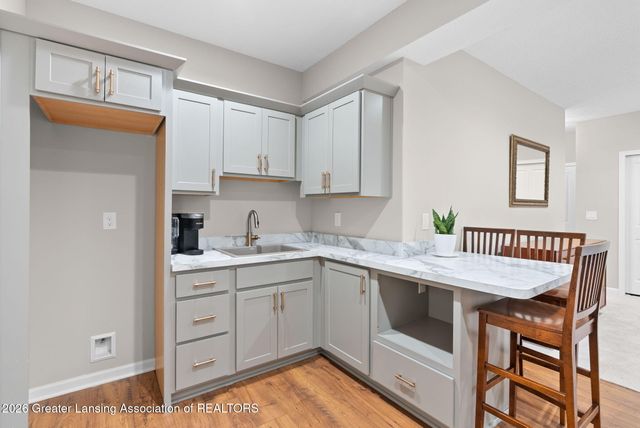 5596 Copper Creek Drive, Haslett, MI 48840
