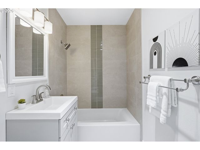 5224 Se RAMONA St, Portland, OR 97206