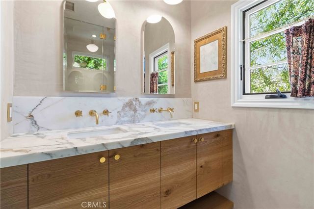 3362 Madera, Los Angeles, CA 90039