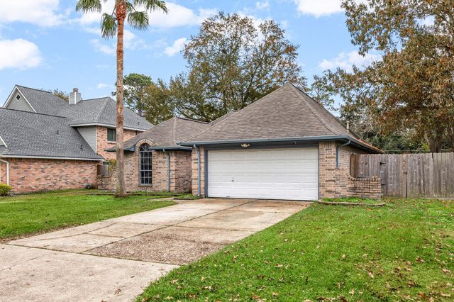 8730 Pines Place Drive, Humble, TX 77346