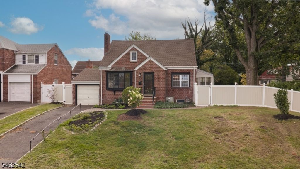 303 Huntington Rd, Union Twp., NJ 07083 — photo 2
