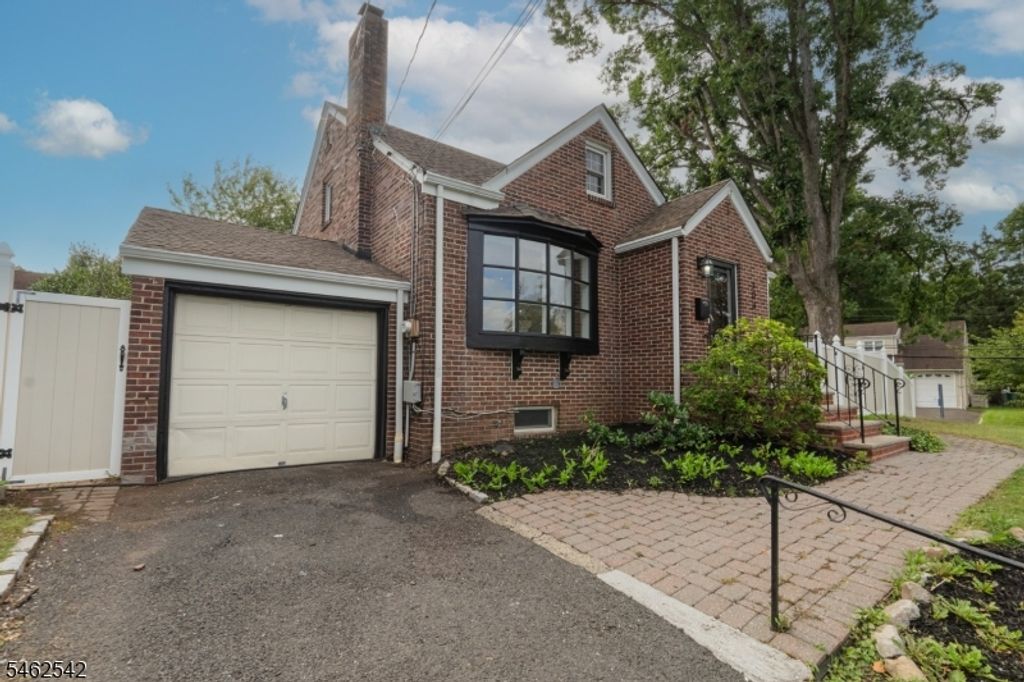 303 Huntington Rd, Union Twp., NJ 07083 — photo 3
