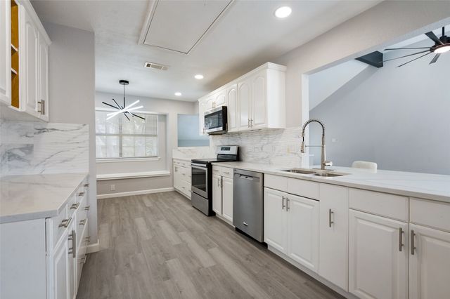 1618 San Francisco Street, Carrollton, TX 75007
