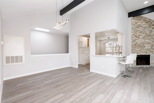 1618 San Francisco Street, Carrollton, TX 75007