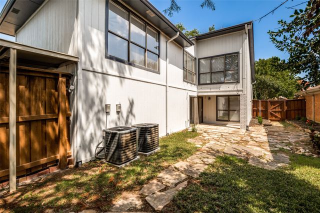 1618 San Francisco Street, Carrollton, TX 75007