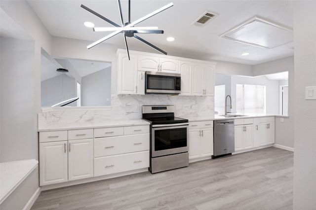 1618 San Francisco Street, Carrollton, TX 75007