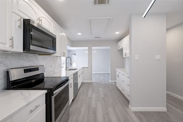 1618 San Francisco Street, Carrollton, TX 75007