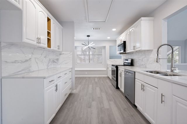 1618 San Francisco Street, Carrollton, TX 75007