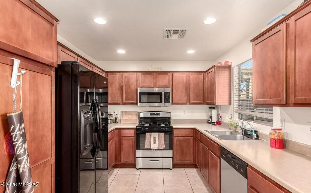 Image 10 of property listing at 14361 S Camino Vallado, Sahuarita, AZ 85629