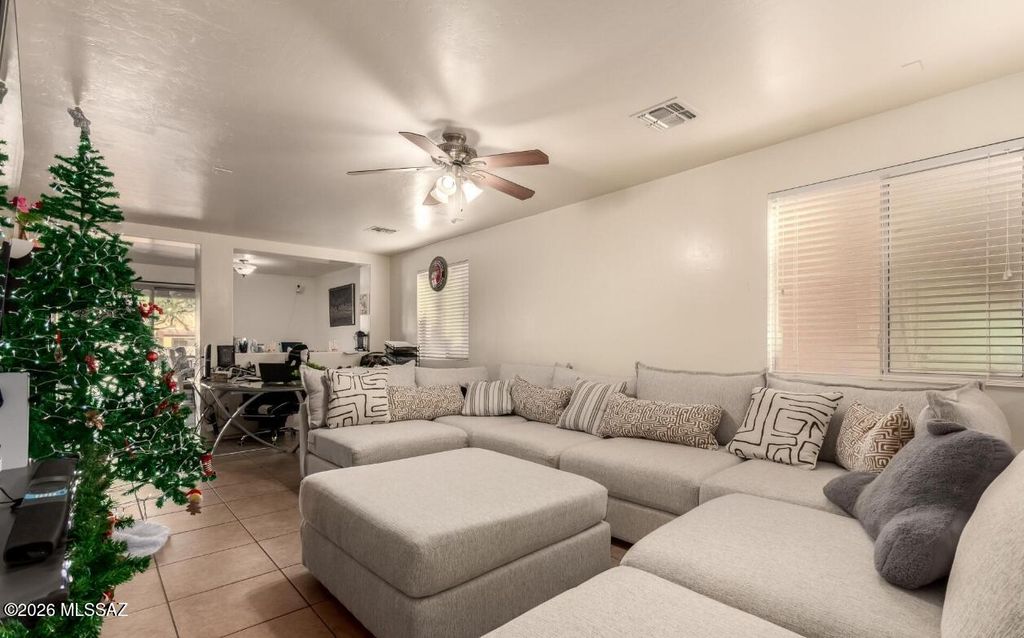 Image 4 of property listing at 14361 S Camino Vallado, Sahuarita, AZ 85629