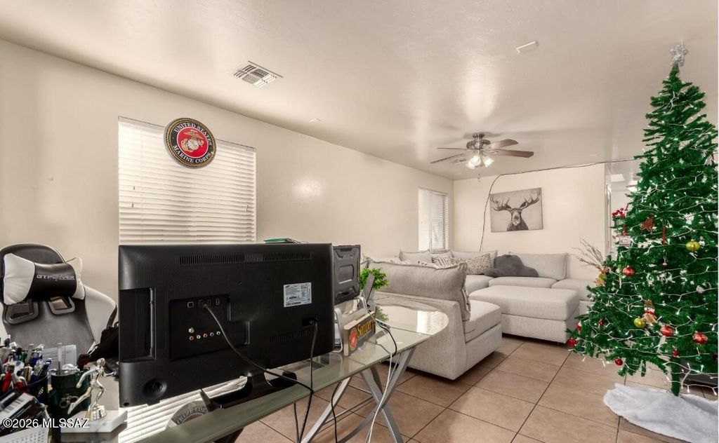 Image 5 of property listing at 14361 S Camino Vallado, Sahuarita, AZ 85629