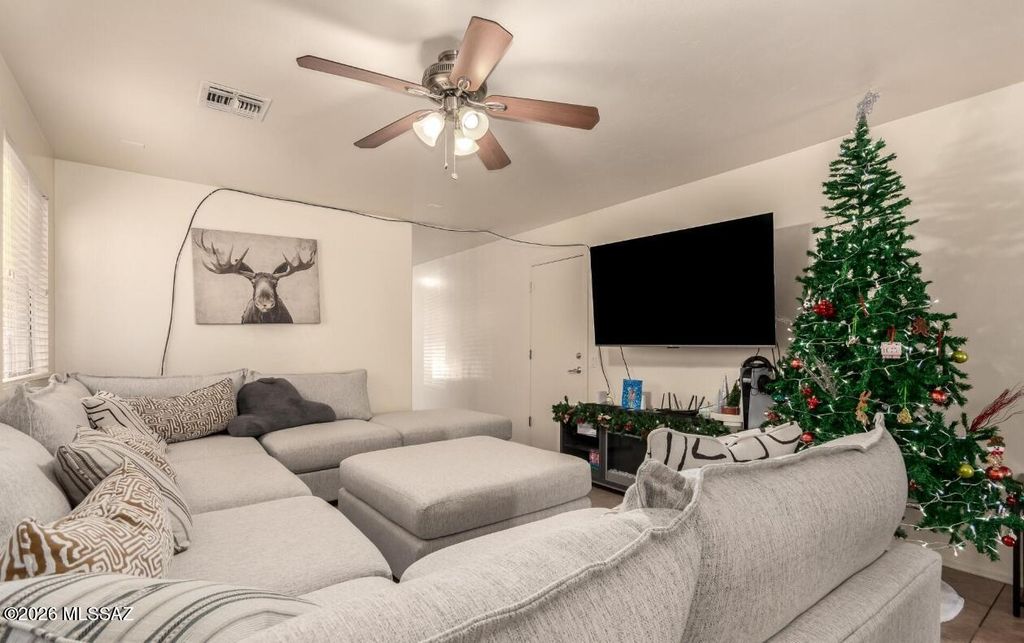Image 6 of property listing at 14361 S Camino Vallado, Sahuarita, AZ 85629