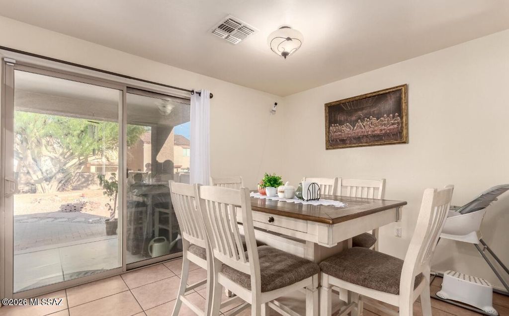 Image 7 of property listing at 14361 S Camino Vallado, Sahuarita, AZ 85629