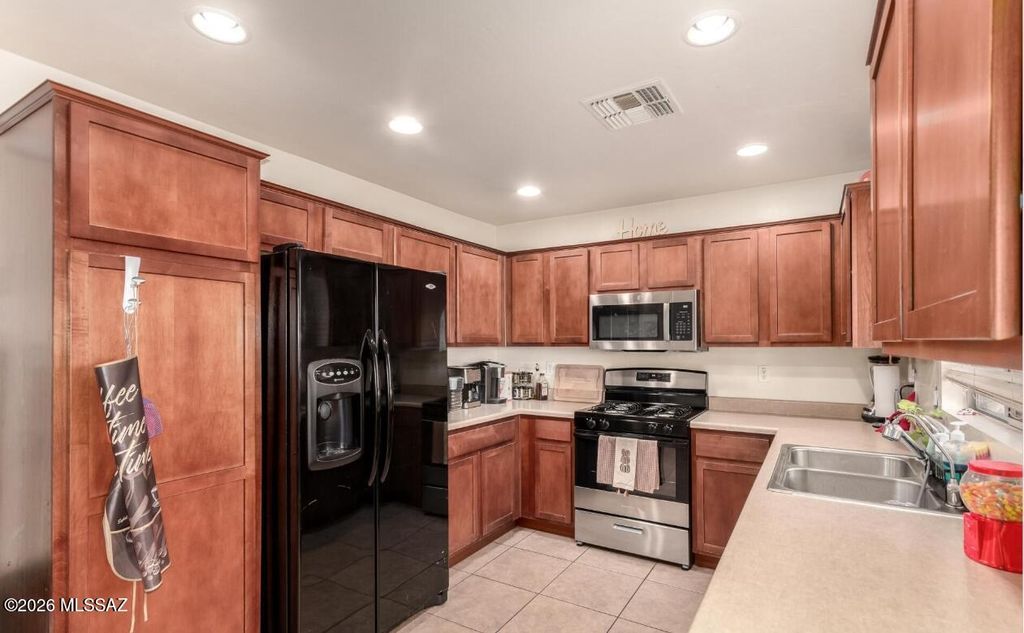 Image 9 of property listing at 14361 S Camino Vallado, Sahuarita, AZ 85629