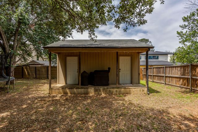 2711 Lone Star Lane, Grapevine, TX 76051