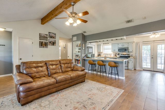 2711 Lone Star Lane, Grapevine, TX 76051