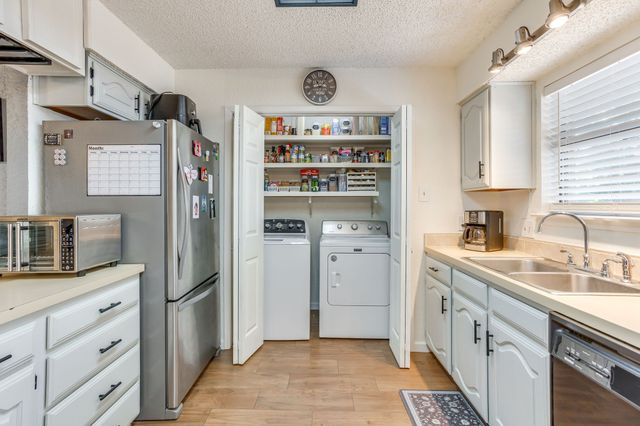 2711 Lone Star Lane, Grapevine, TX 76051