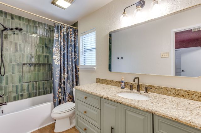 2711 Lone Star Lane, Grapevine, TX 76051