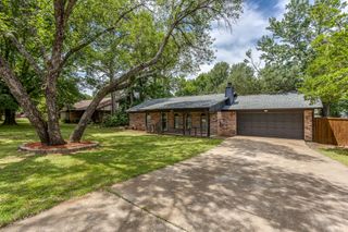 2711 Lone Star Lane, Grapevine, TX 76051