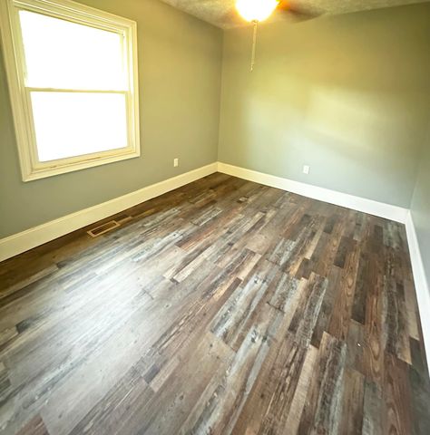 313 Fairlane Drive, Vanceburg, KY 41179