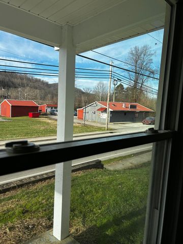 313 Fairlane Drive, Vanceburg, KY 41179