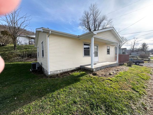 313 Fairlane Drive, Vanceburg, KY 41179