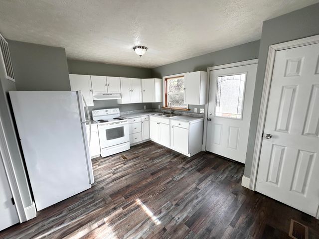 313 Fairlane Drive, Vanceburg, KY 41179