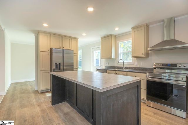 2 Marshall Lane, Due West, SC 29639