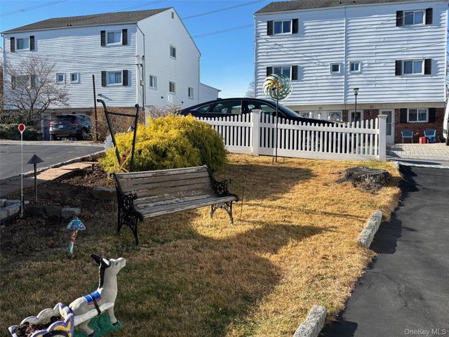 62 Elissa Lane 1, Yonkers, NY 10710