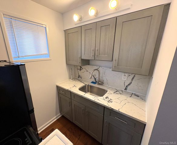 62 Elissa Lane 1, Yonkers, NY 10710