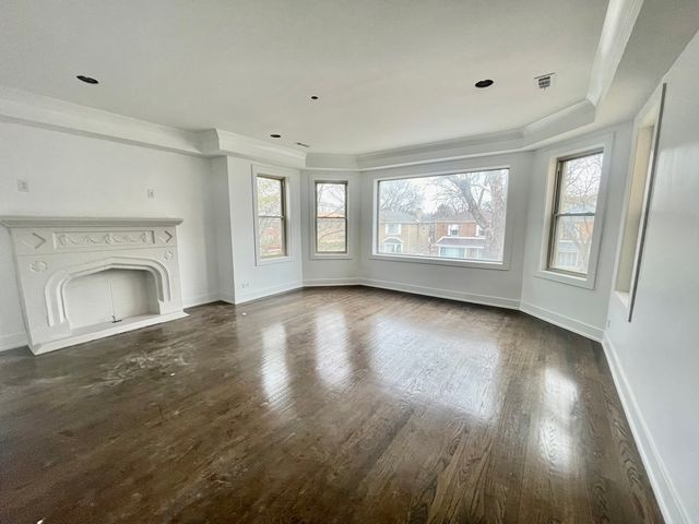 8035 S Essex Avenue, Chicago, IL 60617