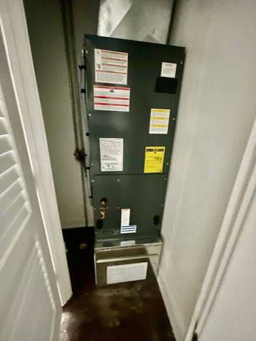 8035 S Essex Avenue, Chicago, IL 60617