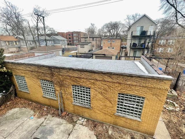 8035 S Essex Avenue, Chicago, IL 60617