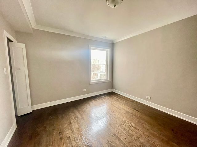 8035 S Essex Avenue, Chicago, IL 60617