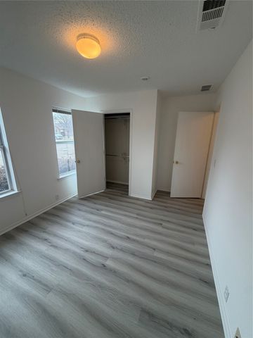 1937 Earnhardt Way, Dallas, TX 75217