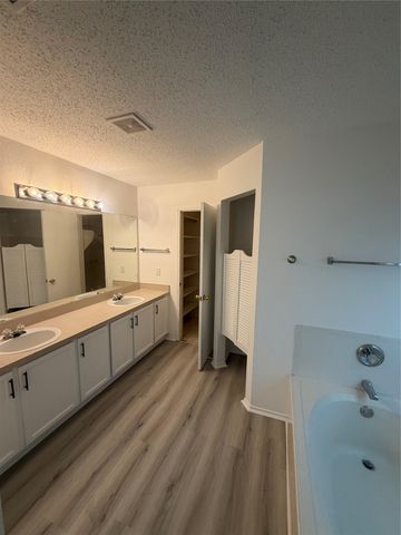 1937 Earnhardt Way, Dallas, TX 75217