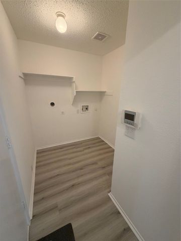 1937 Earnhardt Way, Dallas, TX 75217