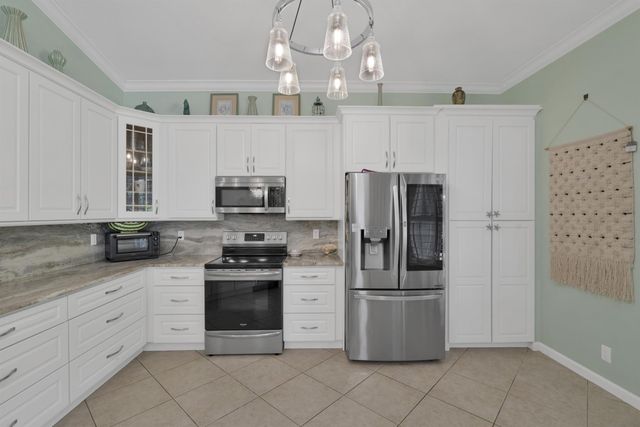 5411 Place Lake Drive, Fort Pierce, FL 34951