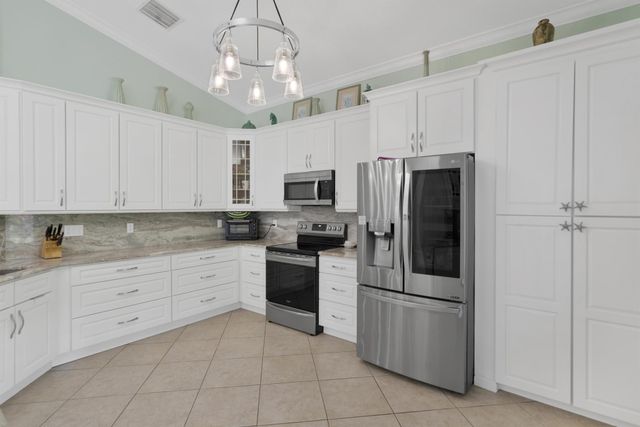 5411 Place Lake Drive, Fort Pierce, FL 34951