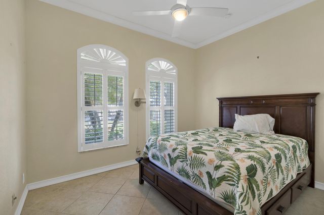 5411 Place Lake Drive, Fort Pierce, FL 34951