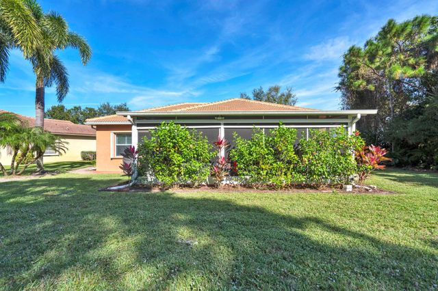 5411 Place Lake Drive, Fort Pierce, FL 34951