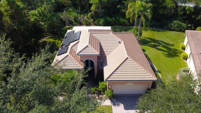 5411 Place Lake Drive, Fort Pierce, FL 34951