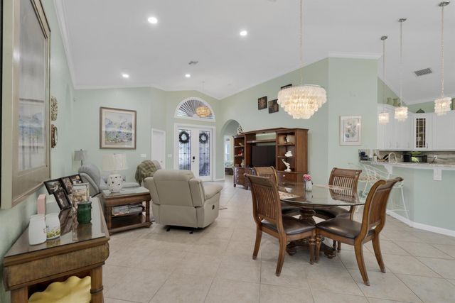 5411 Place Lake Drive, Fort Pierce, FL 34951